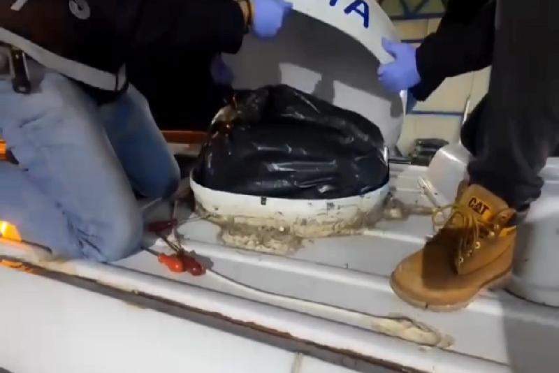 Minibüsün üst kısmından 25 kilo eroin çıktı Düzce’de polis ekiplerinin düzenlediği operasyonla bir minibüsün internet portal kutusunun