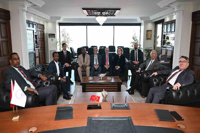 Somali Mogadişu Üniversitesi Rektörü Prof. Dr. İbrahim Mohamed Mursal ve