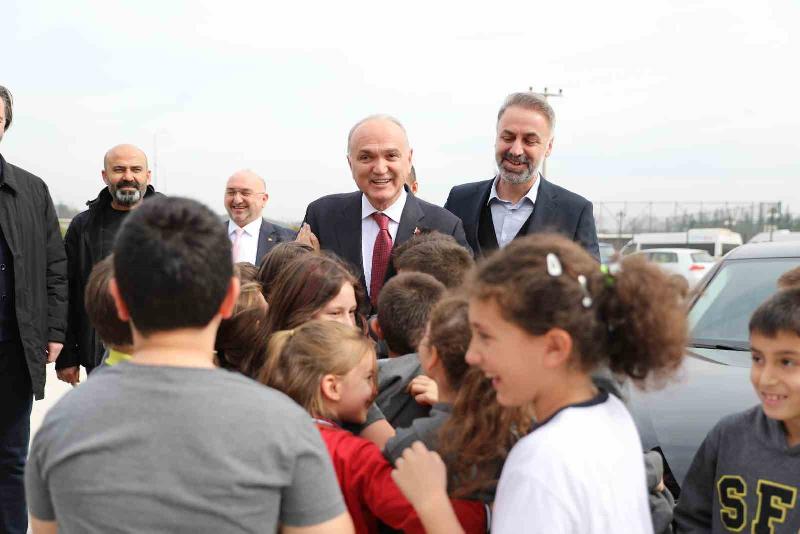 Düzce Belediye Başkanı Dr. Faruk Özlü, öğrencilere “Başarıyı istiyorsak kendimize