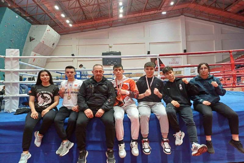 DÜZCE(İHA) – Türkiye Muaythai Federasyonu Karadeniz Bölge Muay Thai şampiyonasında