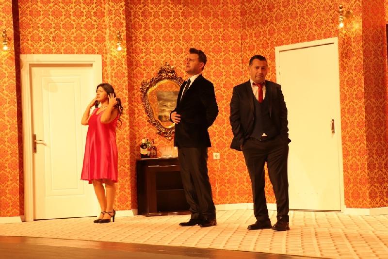 DÜZCE(İHA) – Düzce Belediyesi Şehir Tiyatrosu yeni sezonda muhteşem bir