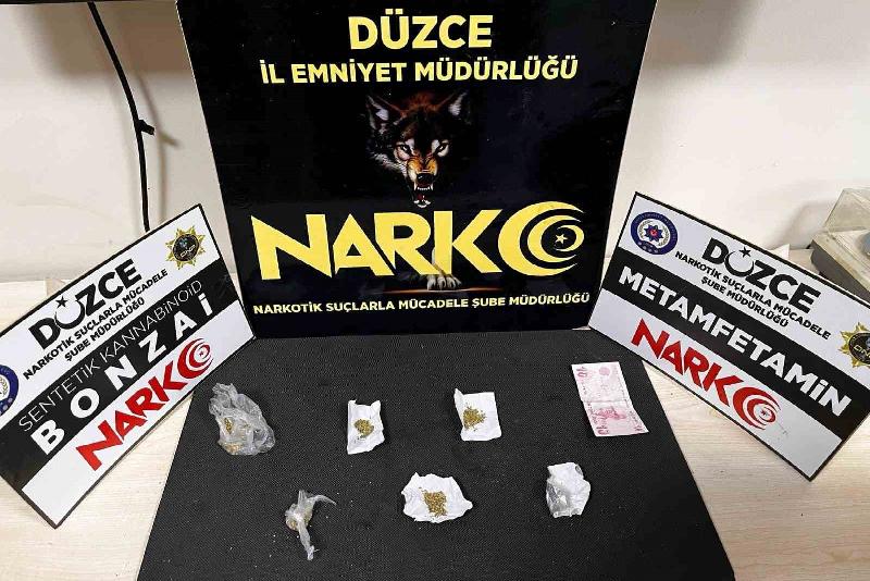 DÜZCE(İHA) – Düzce’de polis ekipleri tarafından uyuşturucu madde ticareti yapmak