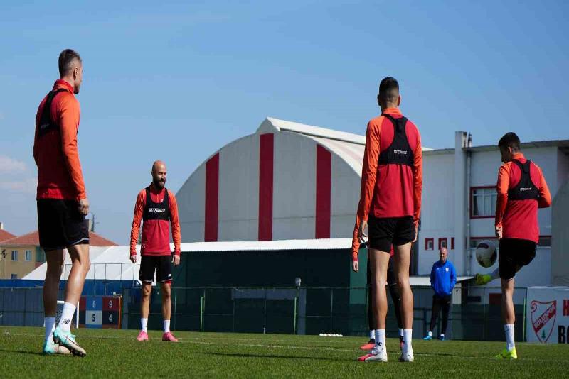 Boluspor Teknik Direktörü Yalçın Koşukavak, Göztepe deplasmanında zor bir maç
