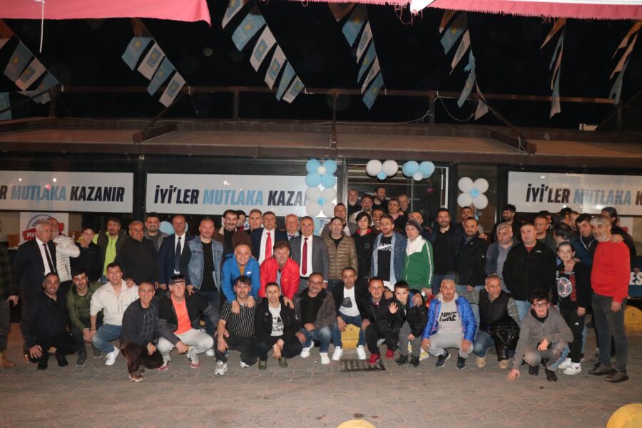 Veteranlar’dan Sesli’nin iftarına yoğun ilgi Kdz. Ereğli Belediyesi Önceki Dönem Başkanlarından Murat Sesli, Veteranlar Futbolcularına