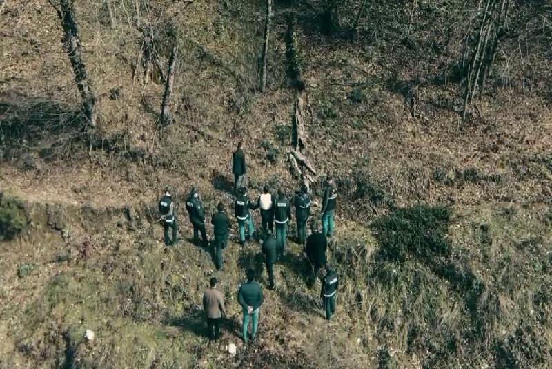 Karabük’ün Yenice ilçesinde 19 Ağustos 2011 tarihinde ormanlık alanda elleri