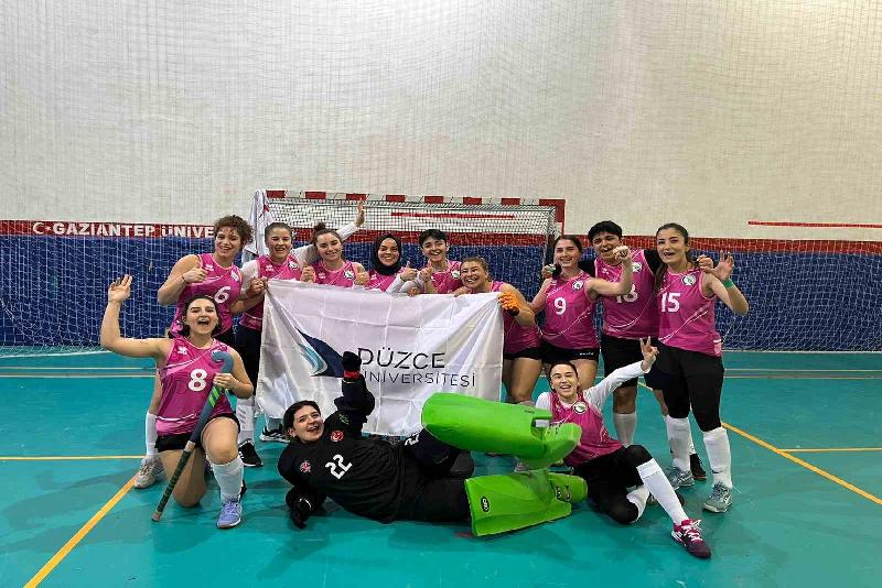 DÜZCE(İHA) – Düzce Üniversitesi kadın hokey takımı dördüncü oldu. Türkiye