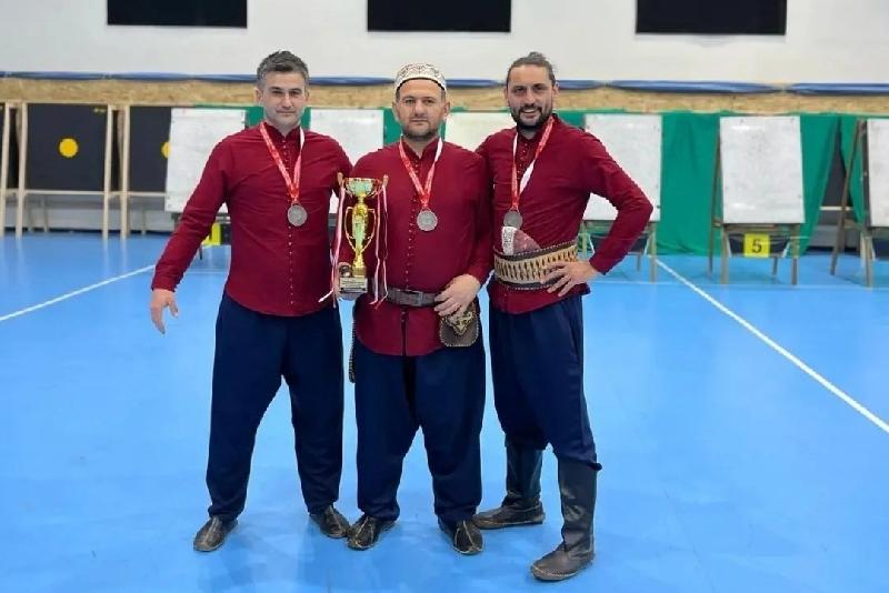 Geleneksel Türk Okçuluğu Türkiye Şampiyonasında Düzceli sporcuları Türkiye ikincisi oldu.