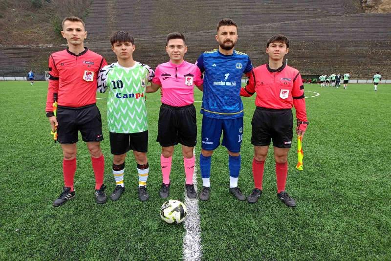 Zonguldak’ta Süper Amatör Lig’de Çaycumaspor ile İhsaniyespor arasında oynanan müsabakanın