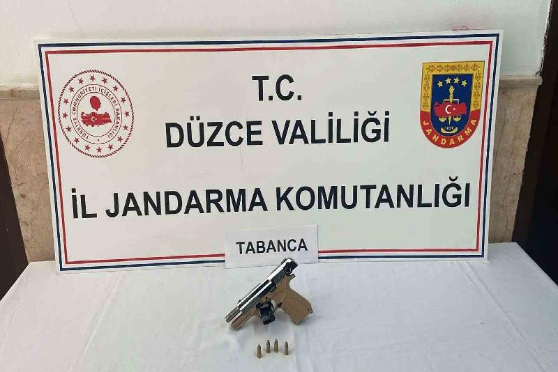 Düzce İl Jandarma Komutanlığı ekipleri suç ve suçlulara göz açtırmıyor.
