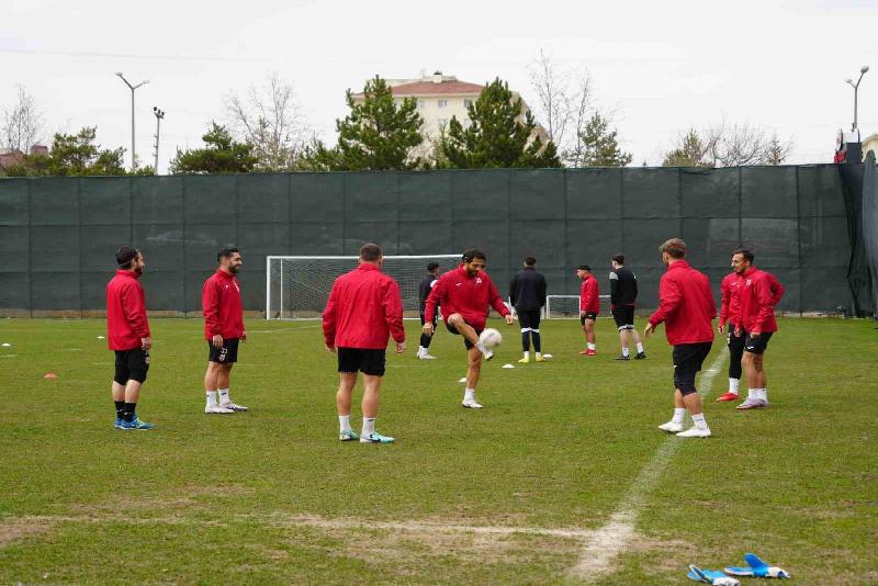 Son 4 karşılaşmadan galibiyetle ayrılarak seri yakalayan Kastamonuspor, hafta sonu