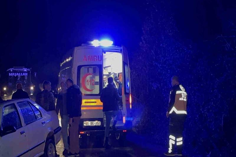 Düzce’de sağanak sebebi ile kayganlaşan yolda savrulan otomobil dereye uçmaktan