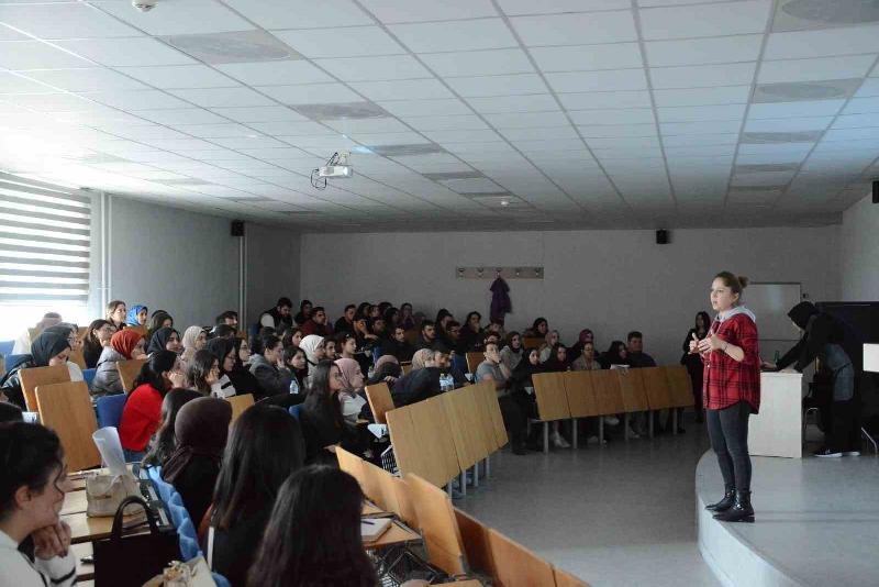 Düzce Üniversitesi Kariyer Geliştirme ve Mezun İzleme Uygulama Araştırma Merkezi