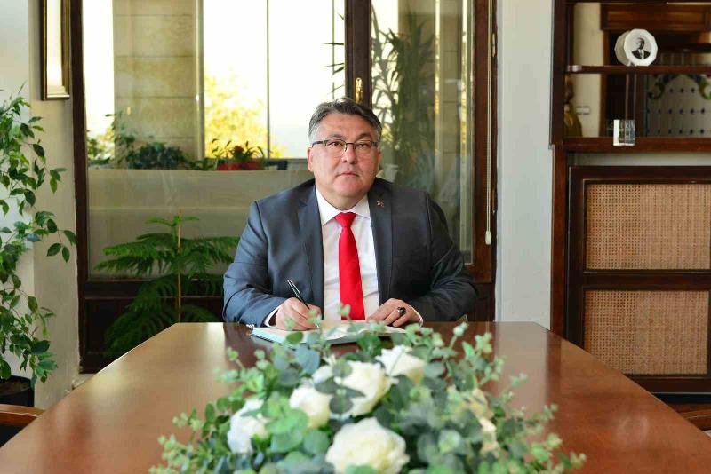 Zonguldak Bülent Ecevit Üniversitesi Rektörü Prof. Dr. İsmail Hakkı Özölçer