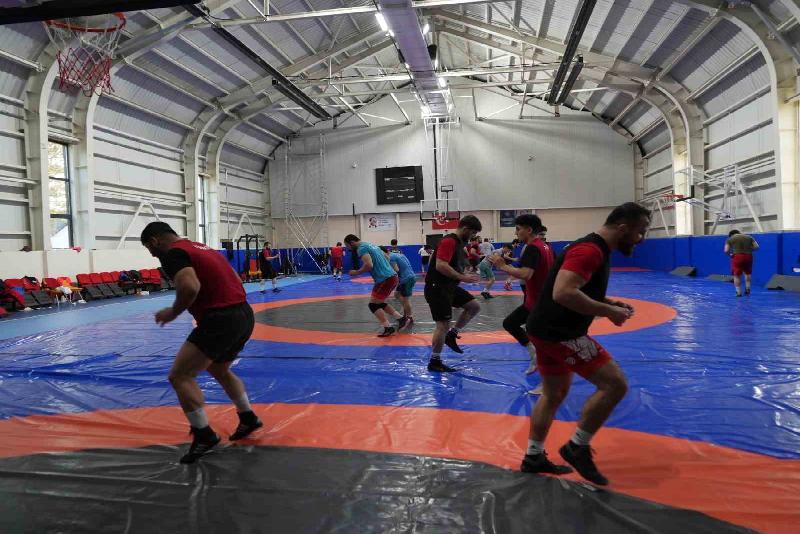 Avrupa şampiyonu Serbest Stil Güreş Milli Takımı, Antalya’da düzenlenecek Uluslararası