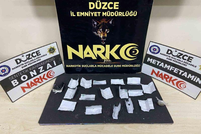 Düzce’de polis ekipleri tarafından yapılan çalışmada uyuşturucu sattığı belirlenen şüpheli