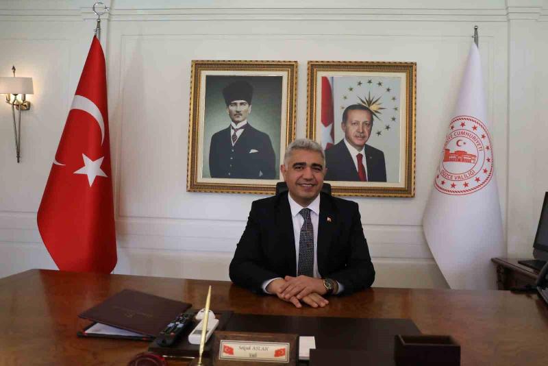 DÜZCE(İHA) – Düzce Valisi Selçuk Aslan, 8 Mart Dünya Emekçi