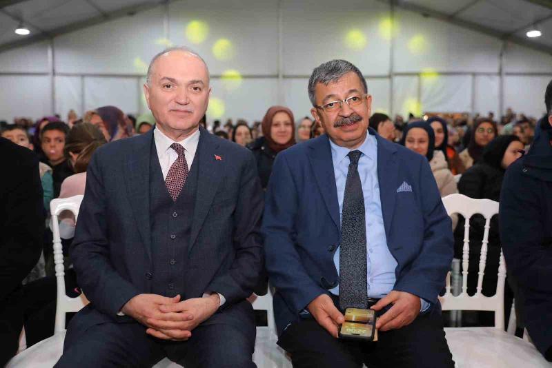 Düzce Belediyesi Ramazan etkinlikleri dolu dolu sürüyor. Cedidiye Meydanı’nda kurulan