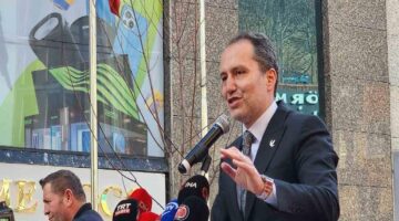 Yeniden Refah Partisi Genel Başkanı Erbakan: “CHP’li belediyeler yüksek dolar faiziyle borçlanıyor”