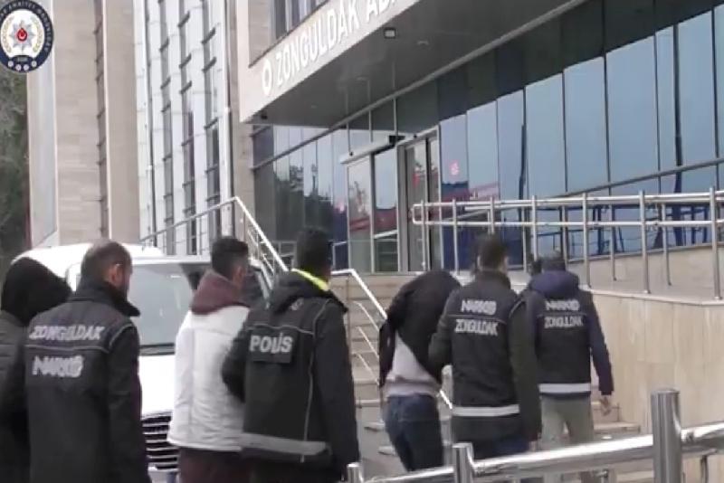 Zonguldak’ta polis ekiplerince düzenlenen uyuşturucu operasyonunda 14 şüpheliden 5’i tutuklandı.