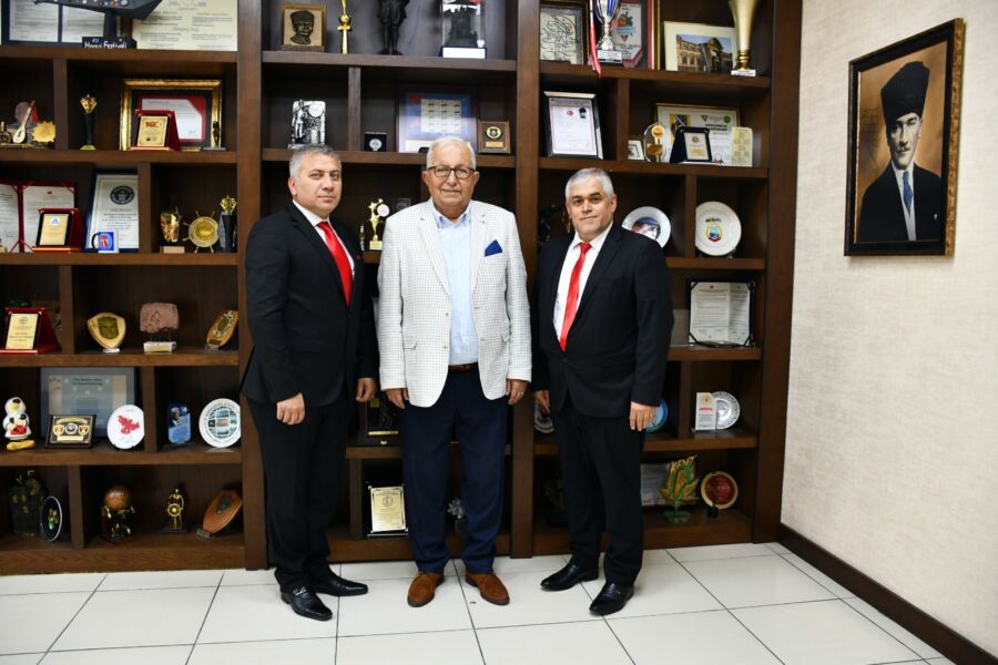 Kdz. Ereğli Belediye Başkanı Halil Posbıyık, mazbatasını aldıktan sonra 6.