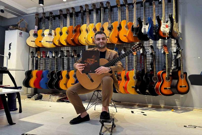 Ahmet Kılıç “Klasik Gitar Metodu”nu yayınladı