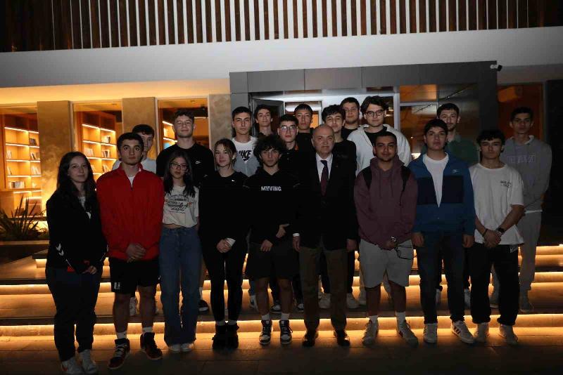 Düzce Belediye Başkanı Dr. Faruk Özlü, Ramazan ayı boyunca sahur