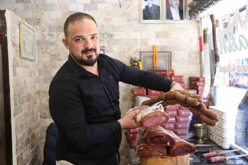 Kastamonu’da geleneksel yöntemlerle üretilen coğrafi işaretli pastırma, Ramazan Bayramı’nda sofraları