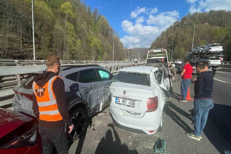 Bayram tatili yolunda TEM Otoyolu’nun Bolu Dağı Tüneli kesiminde 5
