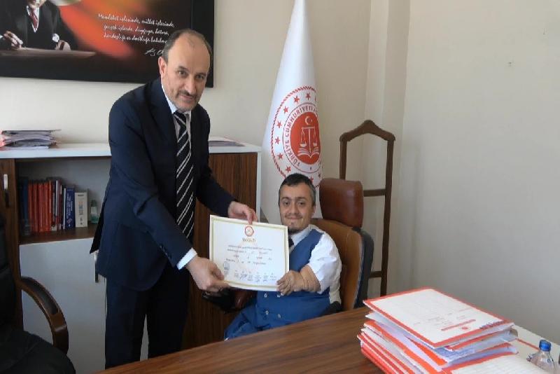 Düzce(İHA) – Düzce’nin Yığılca ilçesinde cam kemik hastası olan bedensel