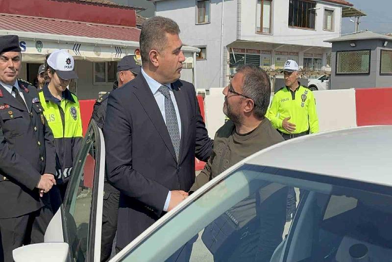 100 karayolundan 443 bin 200 bin araç geçiş yaptı. Trafik