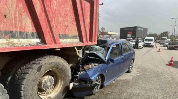 Kastamonu’da otomobil kamyonun altına girdi: 1 ölü, 2 yaralı