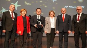 Kastamonu Üniversitesi, İlham Veren Kamu Yönetimi proje ödülünü aldı