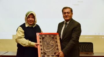 Kastamonu Üniversitesi’nde “Arap Dili Neye Yarar: Medrese’den Fakülteye Bir Muhasebe” isimli söyleşi gerçekleştirildi