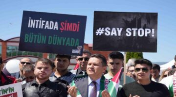 Kastamonu’da üniversite öğrencileri Filistin için yürüdü, “katil İsrail” sloganı attı