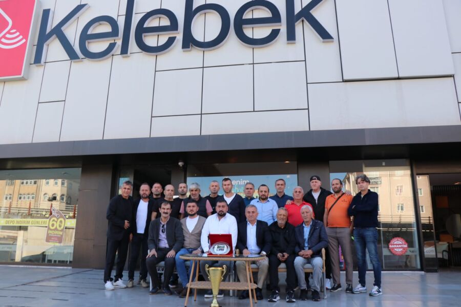 Kdz. Ereğli Turgut Tanyıldız Masterler takımı kaptanı Murat Sesli ve