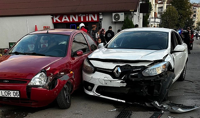 Karadeniz Ereğli’de Trafik Kazası: 1 Yaralı Zonguldak’ın Karadeniz Ereğli ilçesinde iki aracın kafa kafaya çarpışması sonucu