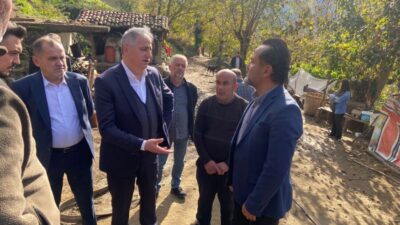 AK Parti Zonguldak Milletvekili Saffet Bozkurt beraberinde AK Parti Kdz.Ereğli