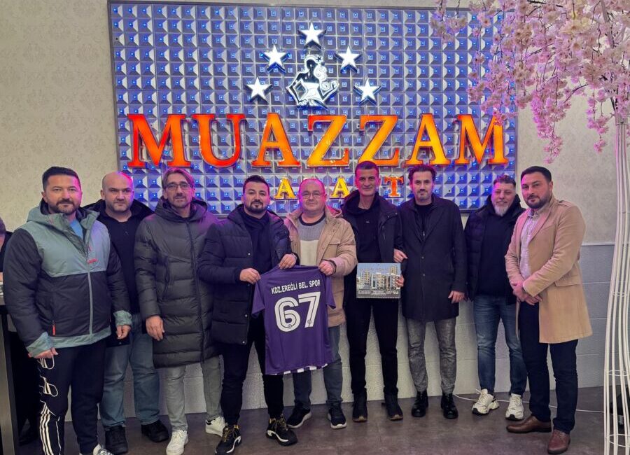 “EFLATUN BEYAZ” RENKLER ALMANYA’DA OMUZ OMUZA Kdz.Ereğli Belediyespor Yönetim Kurulu Üyesi İlhan Okur, Zonguldaklıların yoğun