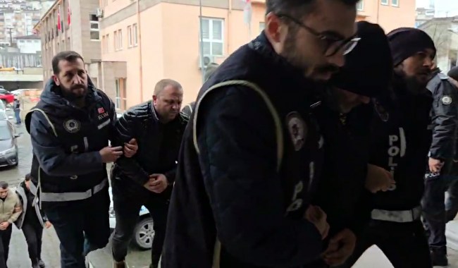 Kdz.Ereğli ve Alaplı’da yapılan tefecilik operasyonunda gözaltına alınan 3 kişi adliyeye getirildi. MHP Alaplı İlçe eski