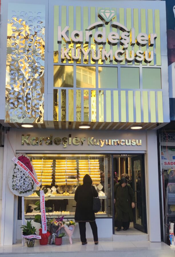 Zonguldak’ın Ereğli ilçesinde faaliyette bulunan Kardeşler Kuyumculuk Yeni Yılın başında