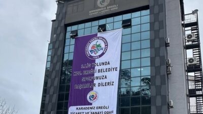 Dev pankart astılar.. Kdz.Ereğli Ticaret ve Sanayi Odası 3.lig yolunda