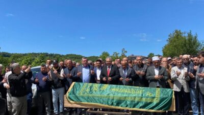 Alaplı İlçesi Alioğlu Köyünde toprağa verilen İlhami Yalçın’ın (77) cenaze
