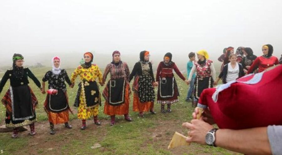 Karadeniz’in sislerle dans eden zirveleri, üç gün boyunca horon, türkü