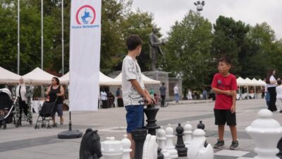 ÇOCUKLAR SOSYAL VE SPORTİF ETKİNLİKLERLE EĞLENDİ DÜZCELİLER AÇIK HAVA SİNEMASI’NDA