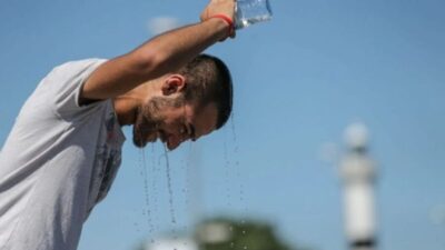 Yurt genelinde etkisini sürdüren sıcak hava dalgası, bugün öğle saatlerine