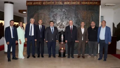 Zonguldak’ta bir dizi ziyarette bulunan CHP Artvin Milletvekili Uğur Bayraktutan