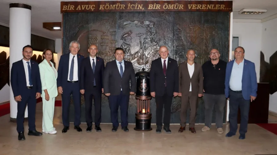 Zonguldak’ta bir dizi ziyarette bulunan CHP Artvin Milletvekili Uğur Bayraktutan