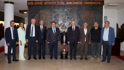 Zonguldak’ta bir dizi ziyarette bulunan CHP Artvin Milletvekili Uğur Bayraktutan