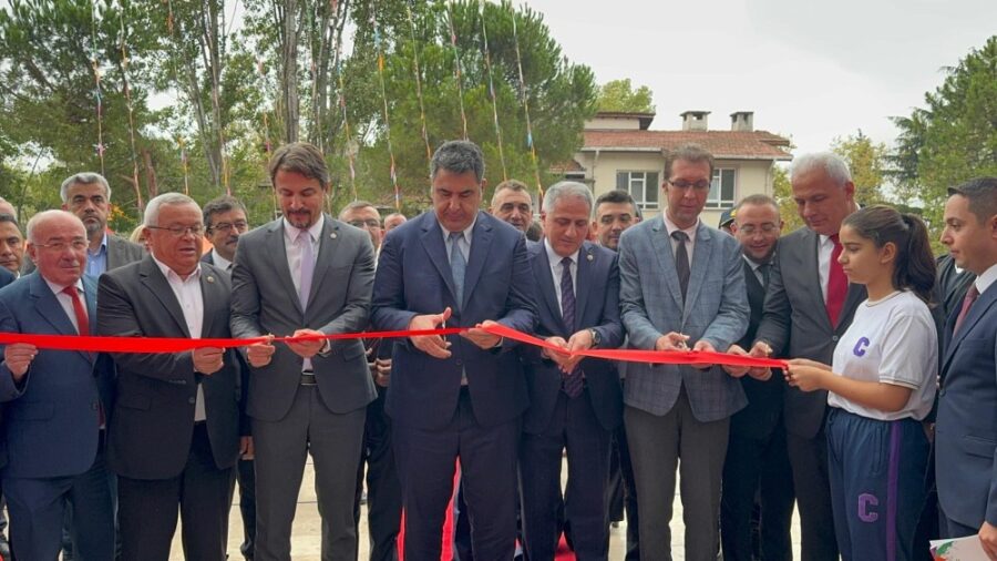 Kdz. Ereğli’de eğitim camiası, Cumhuriyet Ortaokulu’nun yeni bina açılışıyla tarihi