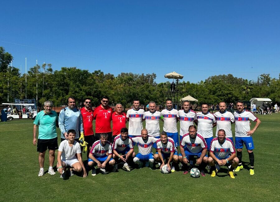 Turgut Tanyıldız Masterler takımı Antalya’da düzenlenen Uluslararası En İyi Masterler